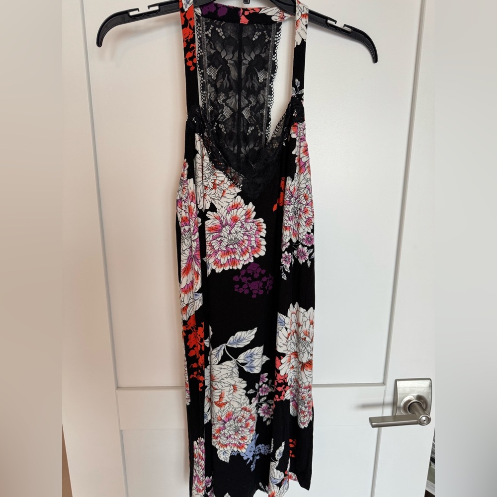 Soma Black Chemise Nightgown with Tropical Floral Pattern size medium NWOT - Picture 2 of 10